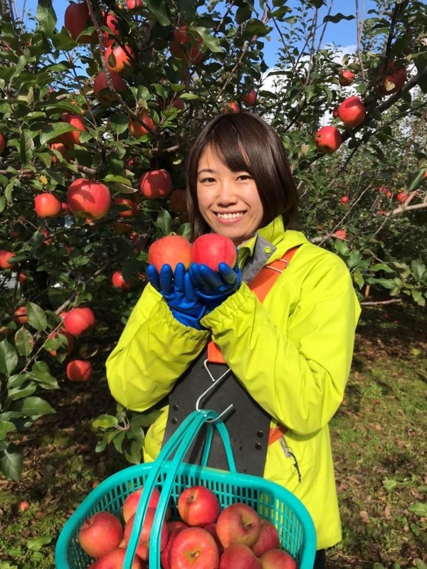 生產負責人 Soma小姐的分享 透過我們一年四季的精心種植，今年的青森蘋果一如既往般好味道。 我相信香港人一定會十分滿意，希望你們喜歡青森特產吧！